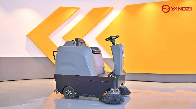 駕駛式掃地機(jī)使用規(guī)范 駕駛式掃地機(jī)使用規(guī)范