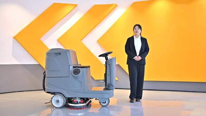 我需要駕駛式或手推式洗地機嗎 我需要駕駛式或手推式洗地機嗎