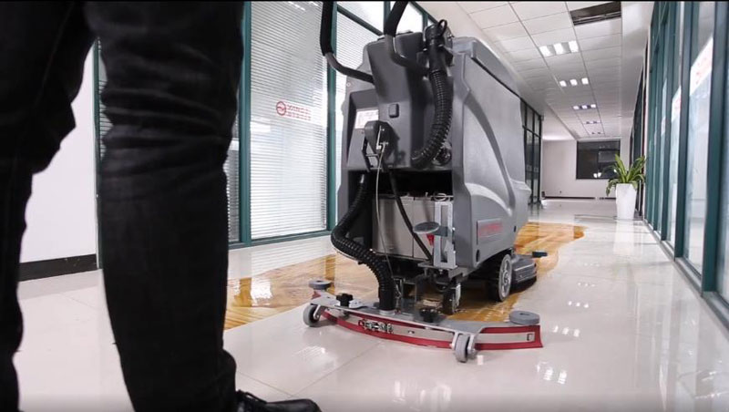 工業(yè)拖地機(jī)的優(yōu)勢(shì)性