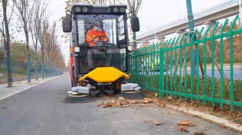 電動清掃車輕松解決垃圾困擾 電動清掃車輕松解決垃圾困擾
