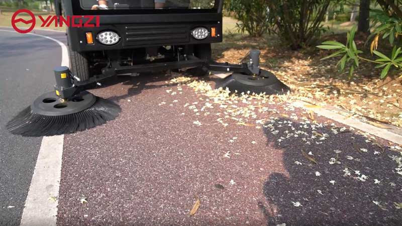 電動掃地車在哪種地面材質(zhì)上可以使用 電動掃地車在哪種地面材質(zhì)上可以使用