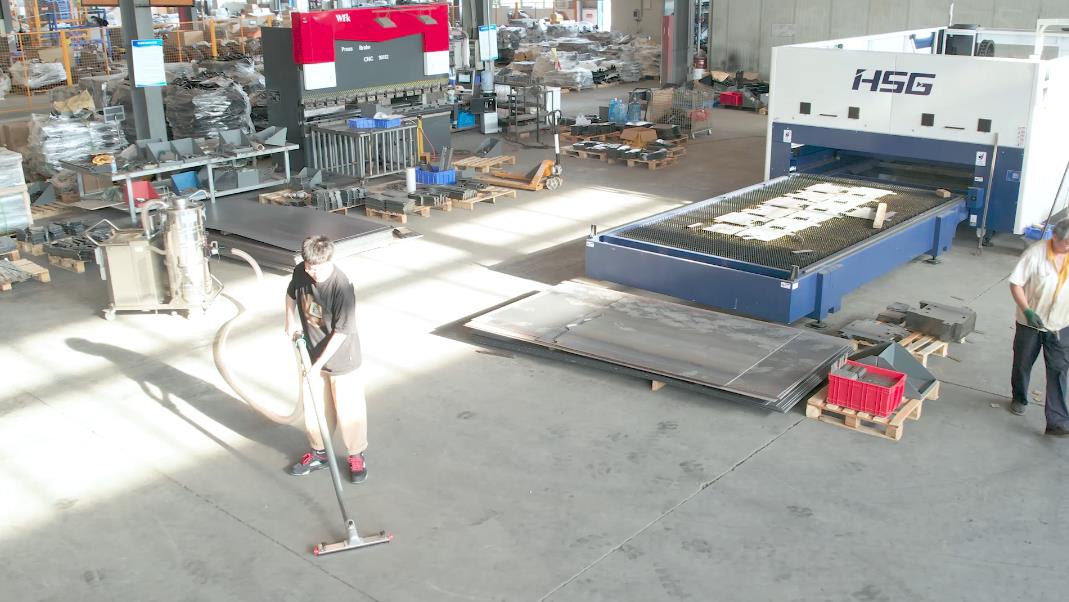 工業(yè)吸塵器:消除工業(yè)粉塵危害 工業(yè)吸塵器:消除工業(yè)粉塵危害