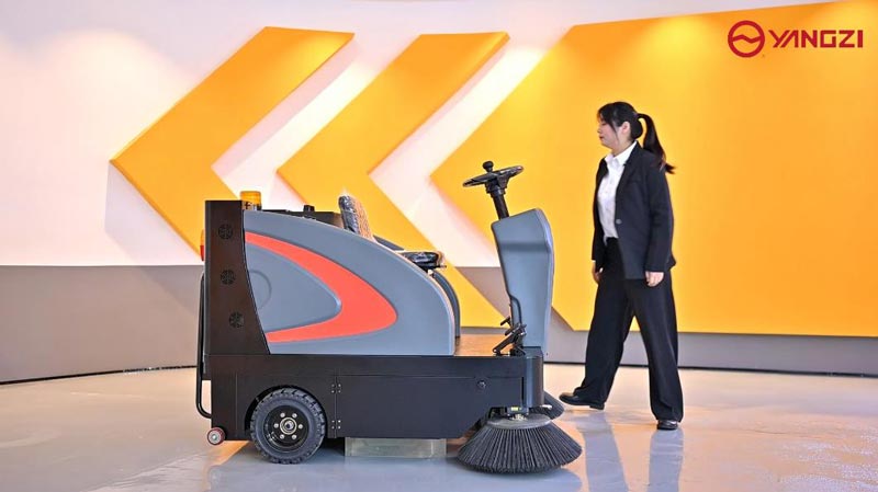 簡述小型電動清掃車的使用范圍和使用優(yōu)勢 簡述小型電動清掃車的使用范圍和使用優(yōu)勢