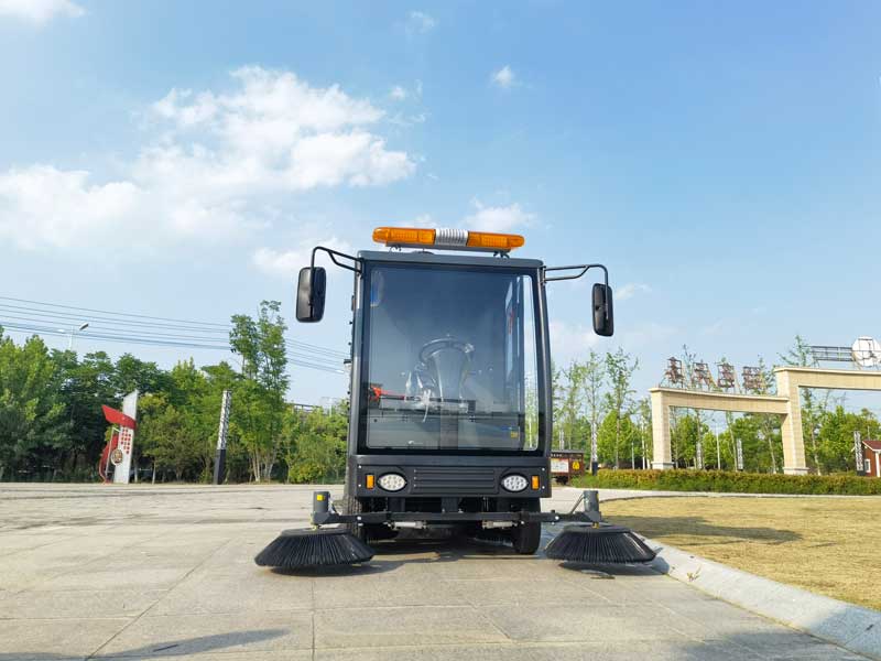 揚(yáng)子掃地機(jī)對比人工優(yōu)勢有哪些 揚(yáng)子掃地機(jī)對比人工優(yōu)勢有哪些